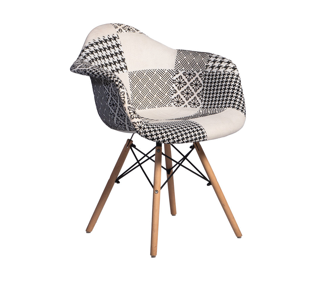 SILLA EAMES CON BRAZOS TAPIZADA LUNA