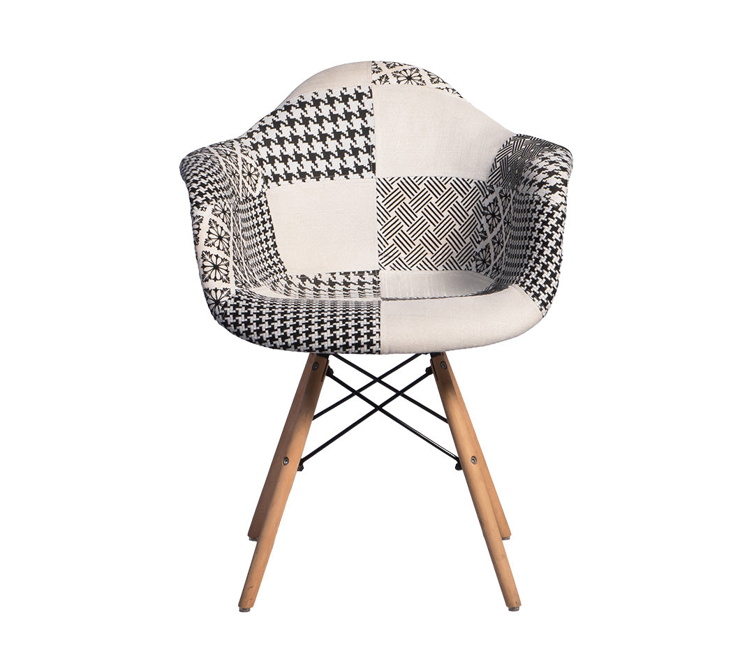 SILLA EAMES CON BRAZOS TAPIZADA LUNA