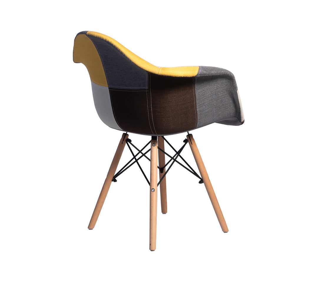 SILLA EAMES CON BRAZOS TAPIZADA MODERNA